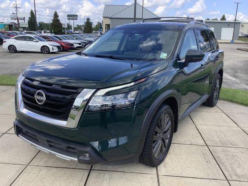 2022 Nissan Pathfinder SL 2WD