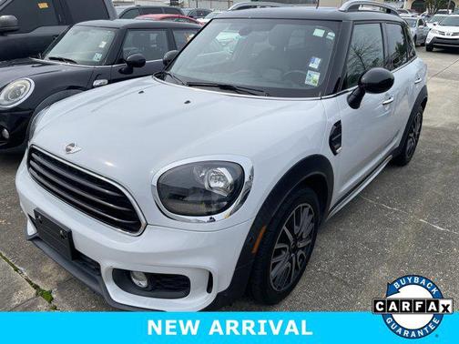 Light White 2018 MINI Countryman Cooper