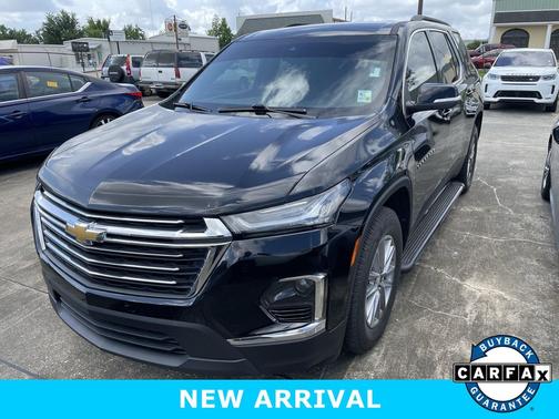 Mosaic Black Metallic 2022 Chevrolet Traverse LT Cloth