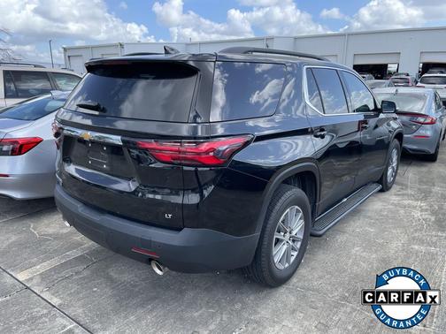 Mosaic Black Metallic 2022 Chevrolet Traverse LT Cloth
