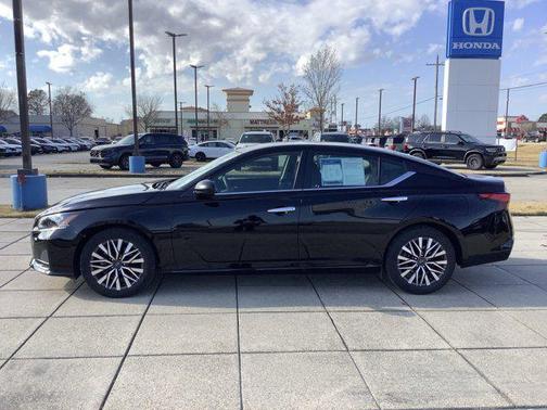 2025 Nissan Altima SV FWD