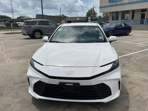 Ice Cap 2025 Toyota Camry LE