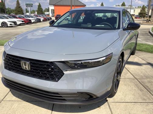 Urban Gray Pearl 2026 Honda Accord SE