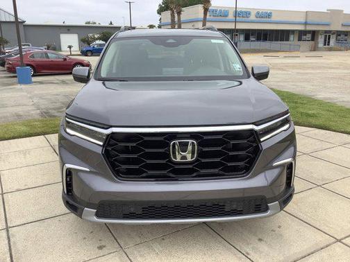 2025 Honda Pilot Touring 8-Passenger
