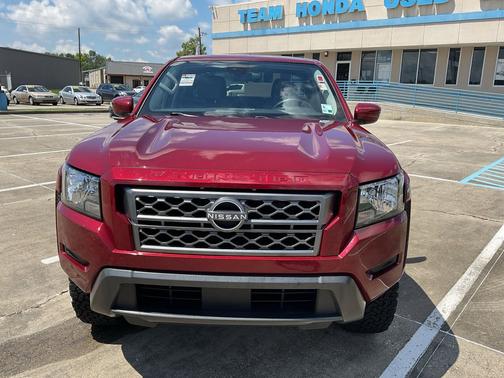 Cardinal Red Tricoat 2022 Nissan Frontier SV