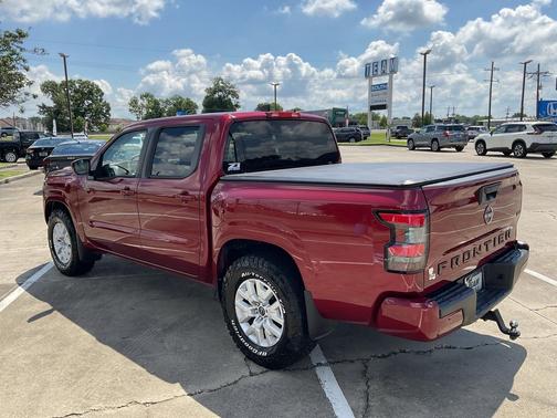 Cardinal Red Tricoat 2022 Nissan Frontier SV