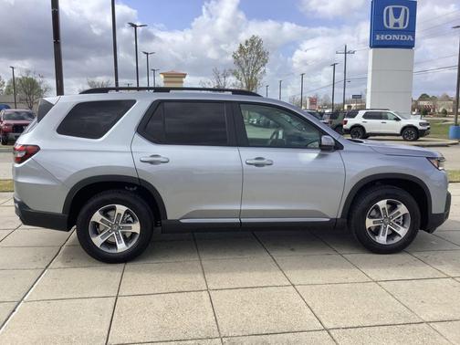 Solar Silver Metallic 2026 Honda Pilot EX-L