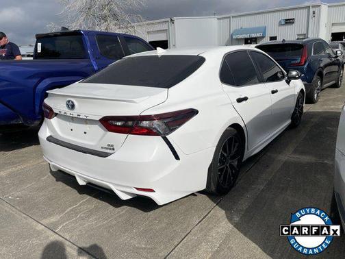 2024 Toyota Camry Hybrid SE