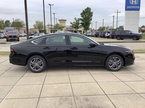Crystal Black Pearl 2026 Honda Accord Hybrid EX-L
