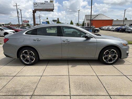 Sterling Gray Metallic 2024 Chevrolet Malibu FWD 1LT