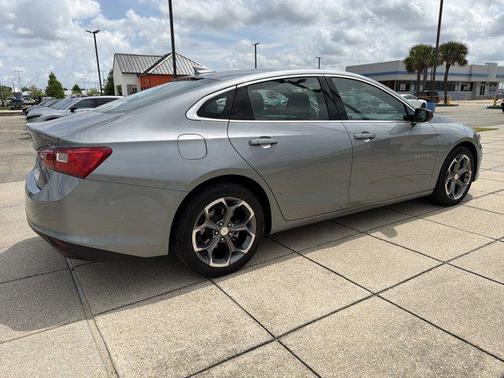 Sterling Gray Metallic 2024 Chevrolet Malibu FWD 1LT
