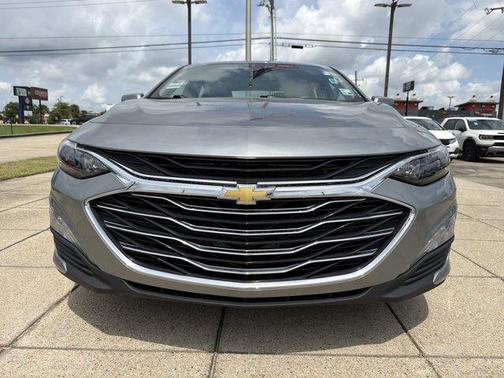 Sterling Gray Metallic 2024 Chevrolet Malibu FWD 1LT