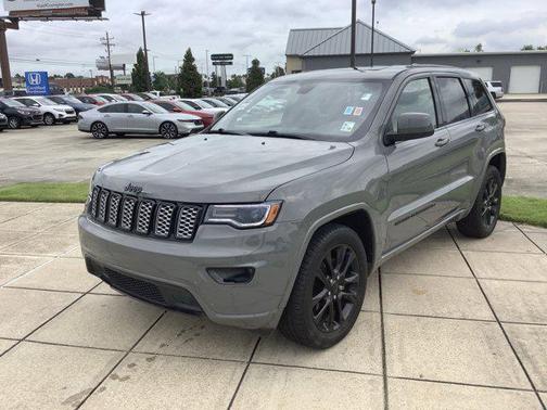2022 Jeep Grand Cherokee Laredo
