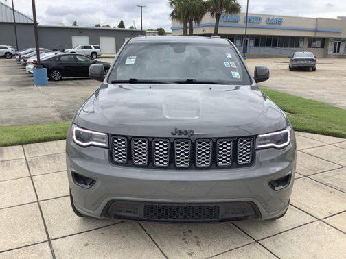 2022 Jeep Grand Cherokee Laredo