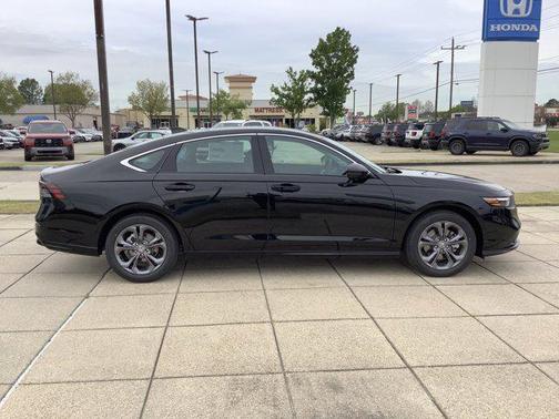 Crystal Black Pearl 2026 Honda Accord Hybrid EX-L