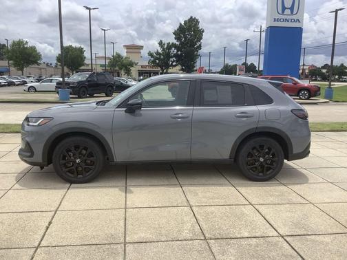 Urban Gray Pearl 2024 Honda HR-V 2WD Sport
