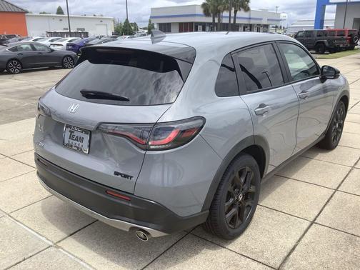 Urban Gray Pearl 2024 Honda HR-V 2WD Sport