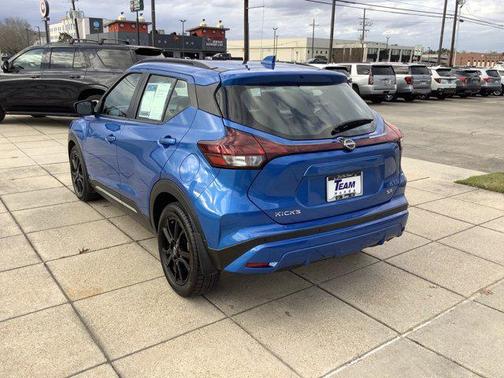 2023 Nissan Kicks SR