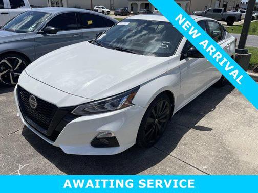 2022 Nissan Altima SR FWD