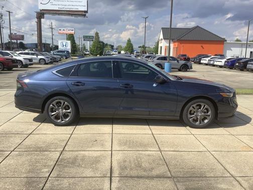 Platinum White Pearl 2023 Honda Accord EX