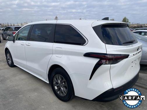 2024 Toyota Sienna LE
