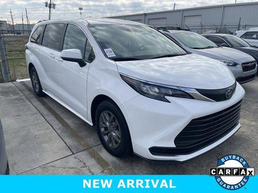 2024 Toyota Sienna LE