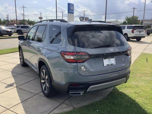 2023 Honda Pilot Touring 8-Passenger