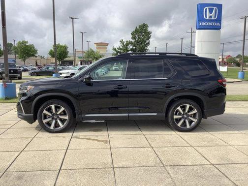 Crystal Black Pearl 2025 Honda Pilot Touring 8-Passenger