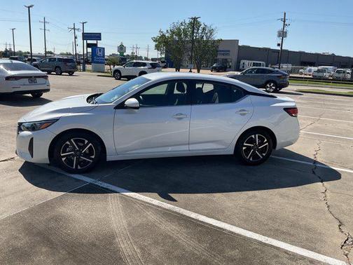 Aspen White Tricoat 2024 Nissan Sentra SV