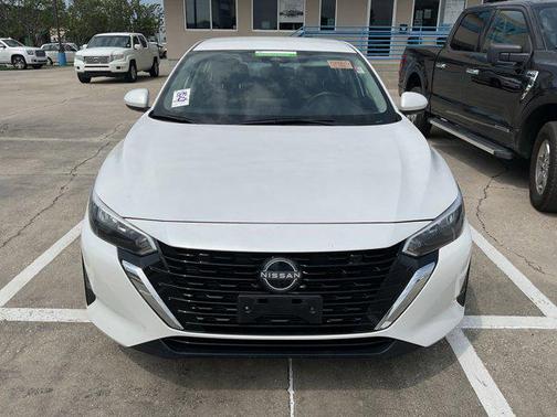Aspen White Tricoat 2024 Nissan Sentra SV