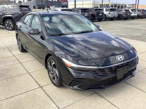 2025 Hyundai ELANTRA SEL