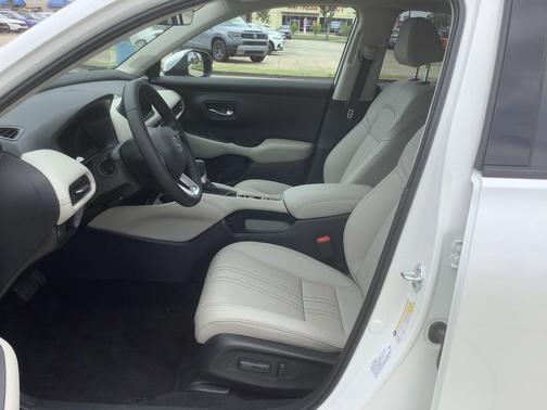 Platinum White Pearl 2027 Honda HR-V EX-L