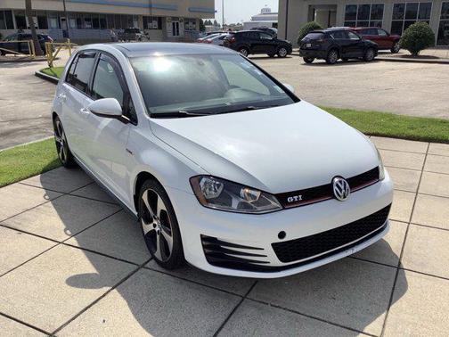 2015 Volkswagen Golf GTI 2.0T SE 4-Door