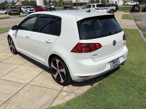 2015 Volkswagen Golf GTI 2.0T SE 4-Door