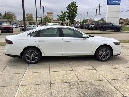 Platinum White Pearl 2026 Honda Accord Hybrid EX-L
