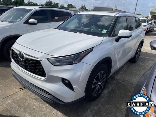 Wind Chill Pearl 2022 Toyota Highlander XLE