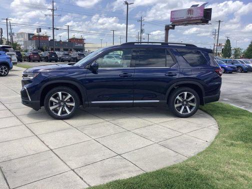 2025 Honda Pilot Touring 8-Passenger