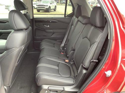 Radiant Red Metallic II 2026 Honda Pilot EX-L