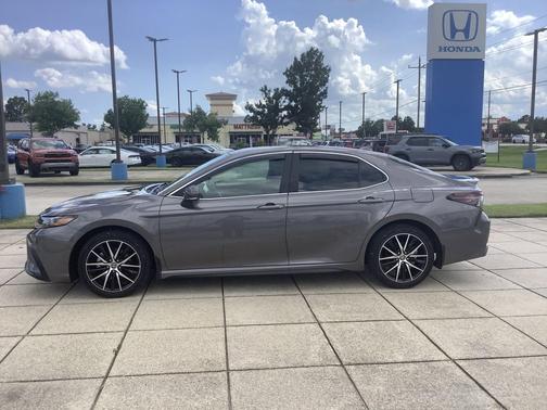 Predawn Gray Mica 2024 Toyota Camry SE