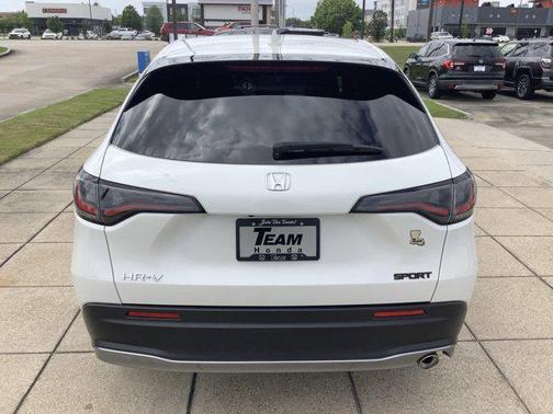 Platinum White Pearl 2025 Honda HR-V 2WD Sport