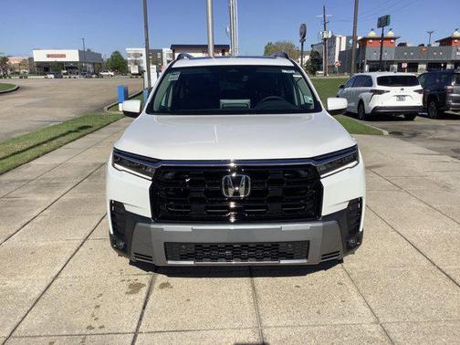 Platinum White Pearl 2026 Honda Pilot Touring 8-Passenger