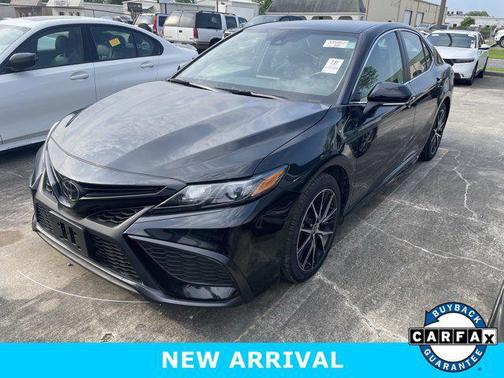 Midnight Black Metallic 2024 Toyota Camry SE