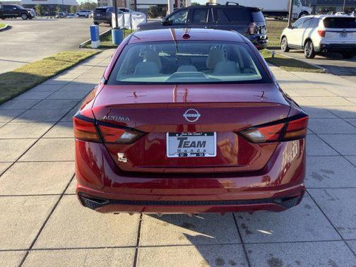 2025 Nissan Altima SV FWD