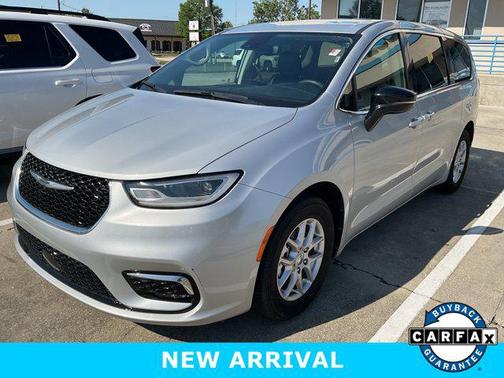 Silver Mist Clearcoat 2024 Chrysler Pacifica Touring L