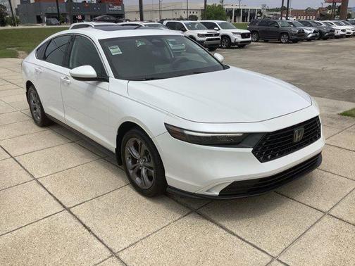 White 2023 Honda Accord EX