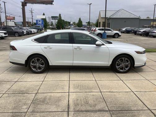 White 2023 Honda Accord EX