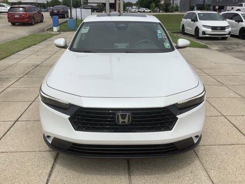White 2023 Honda Accord EX