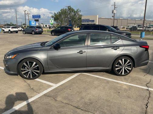 2021 Nissan Altima SR FWD