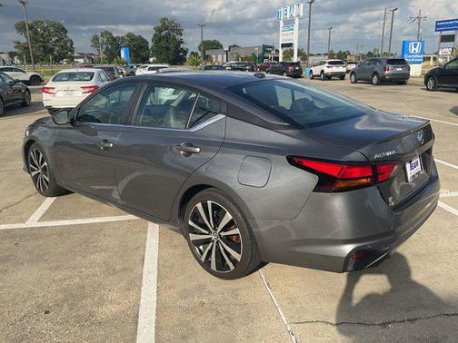 2021 Nissan Altima SR FWD