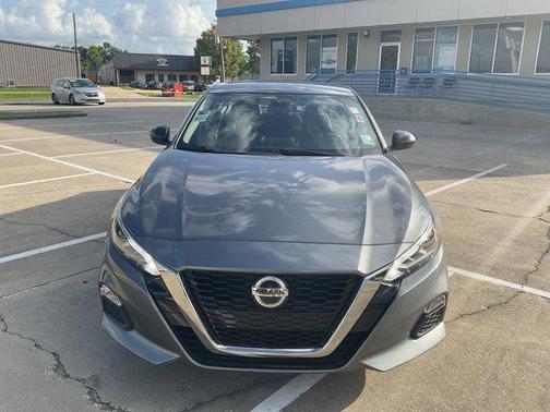 2021 Nissan Altima SR FWD